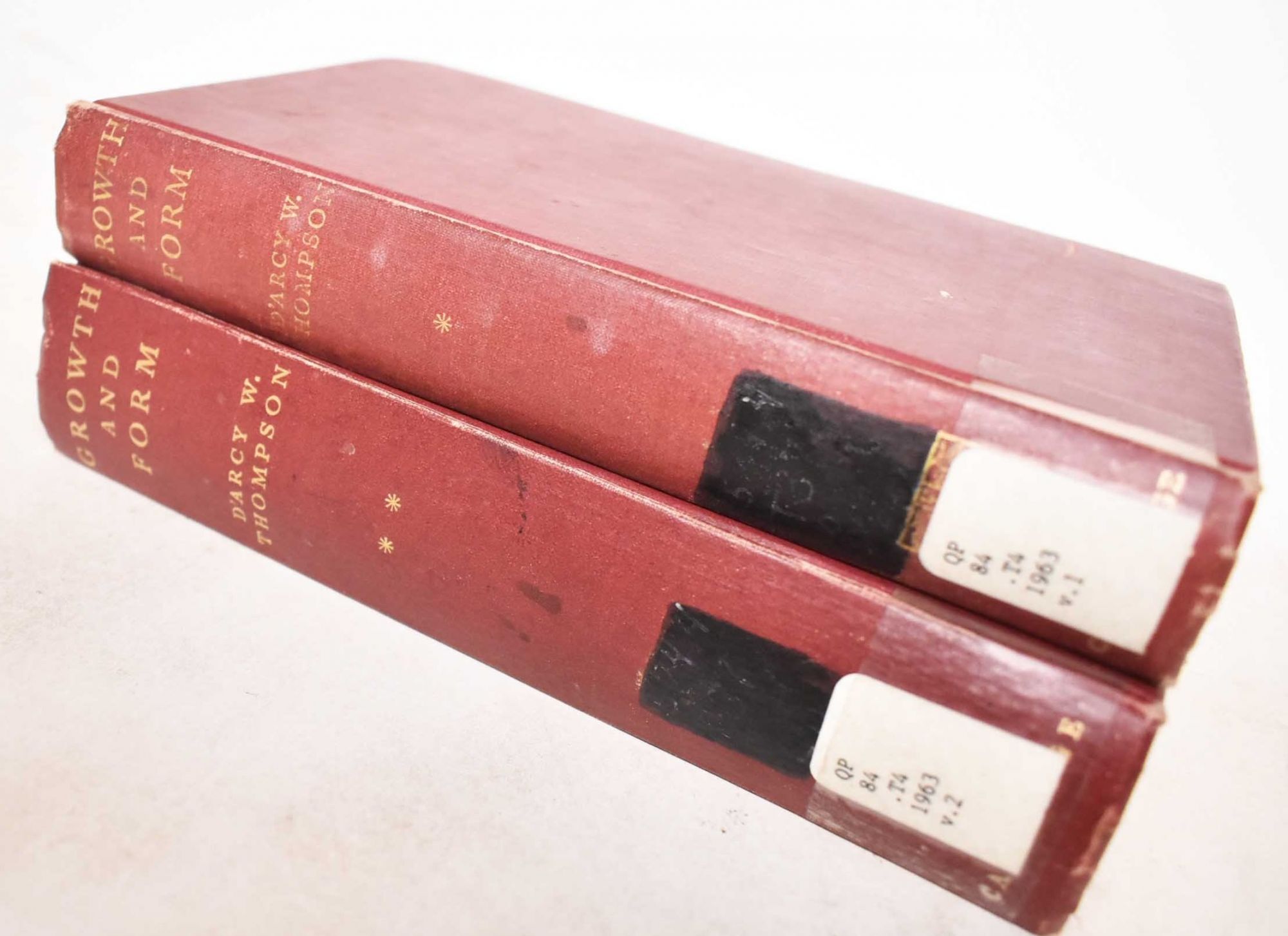 On Growth and Form 2 Volumes | D'Arcy Wentworth Thompson
